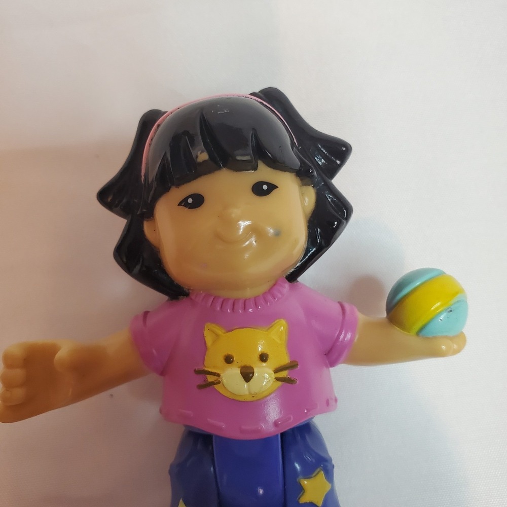 Fisher Price Little People Sonya Lee Pet Shop Girl Bendable Poseable Ball - Picture 2 of 5